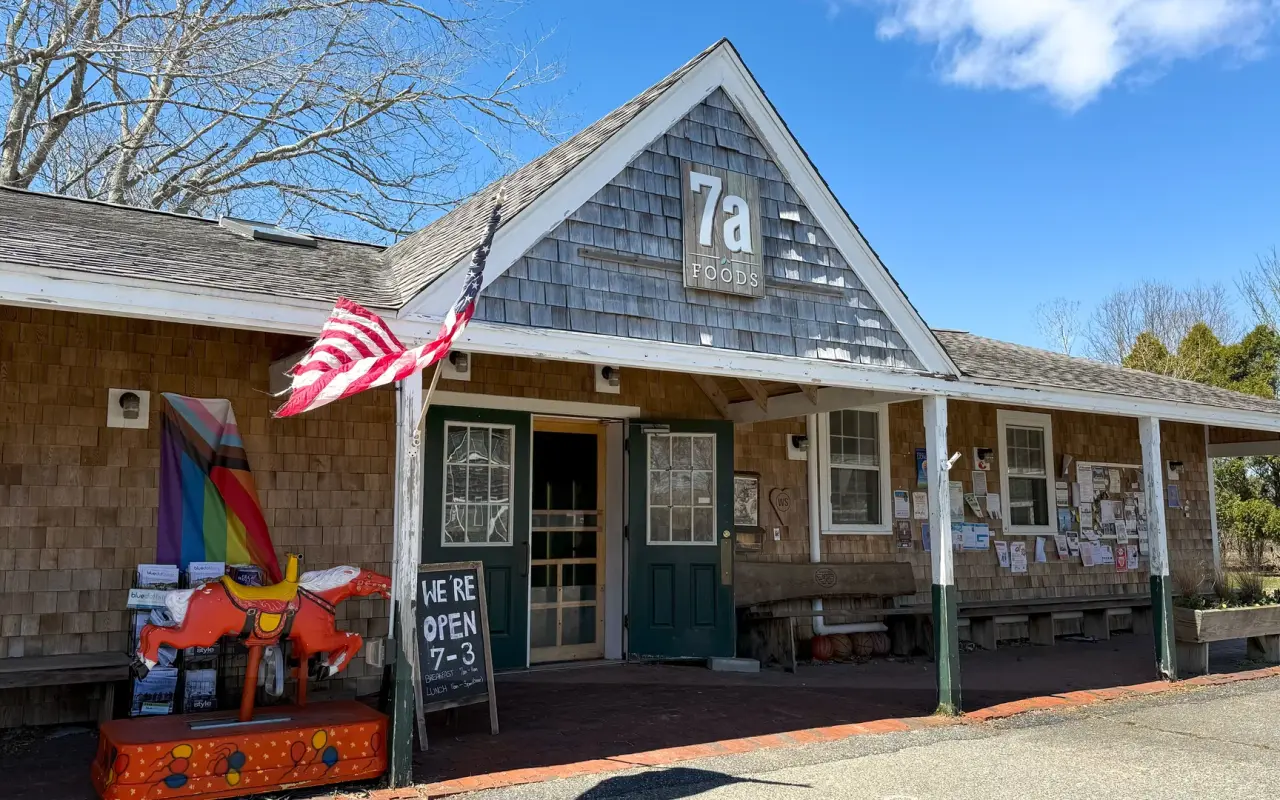 7A Food restaurant in West Tisbury, open 7 AM to 3 PM